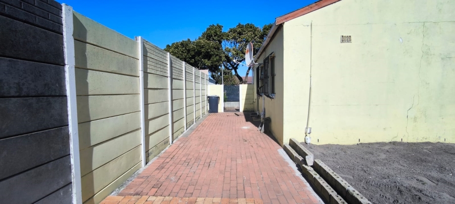 2 Bedroom Property for Sale in Lotus River Western Cape